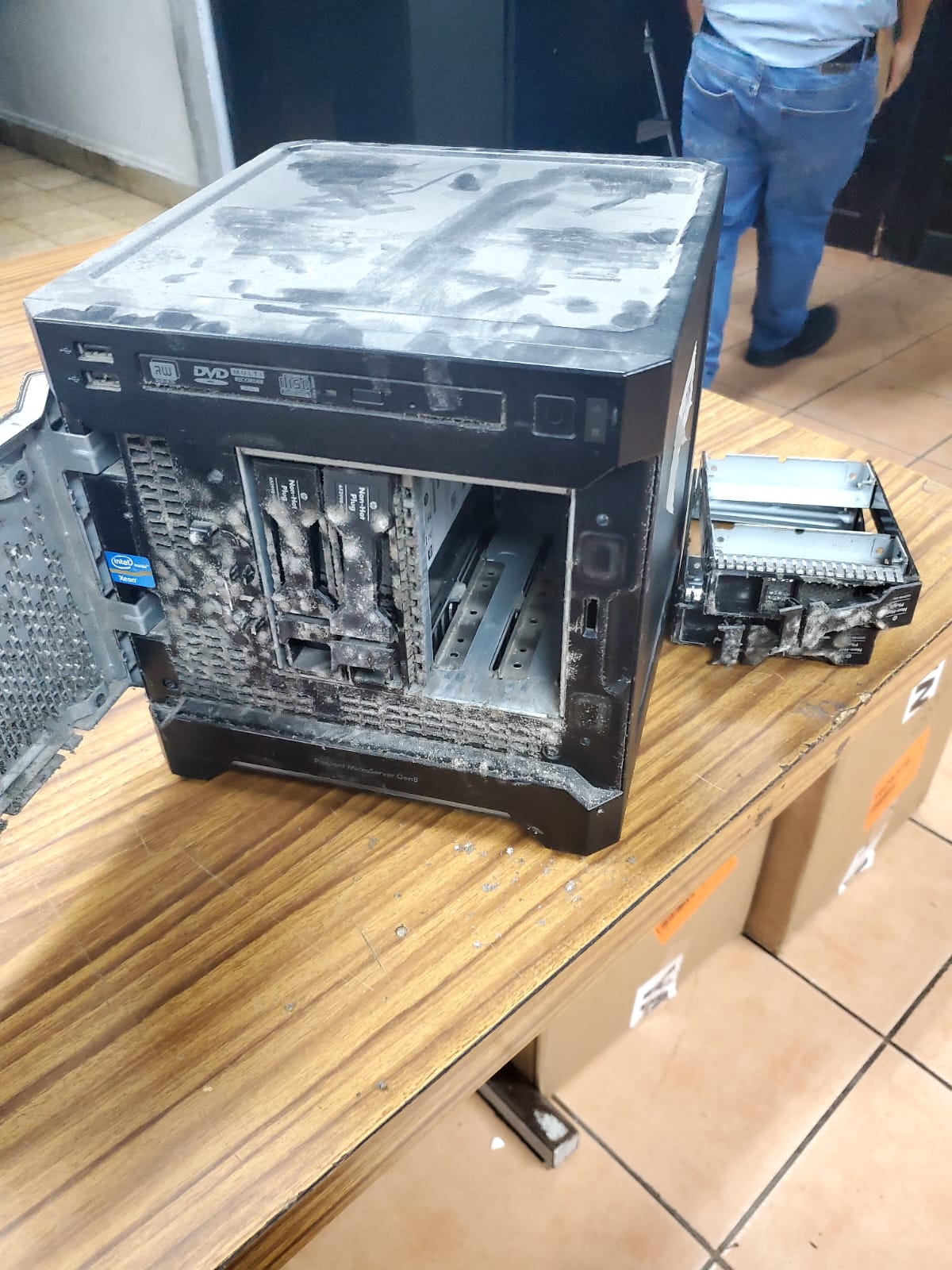 Bahías de disco llenas de polvo